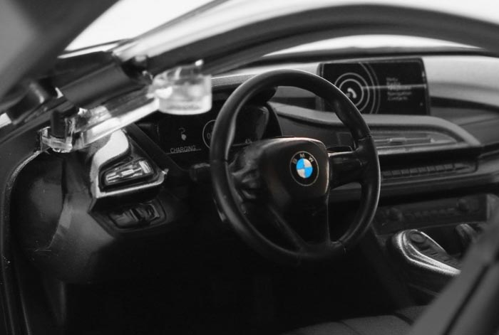 71000 bmw i8 1:14 kokpit